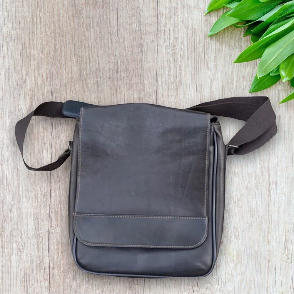 Vintage Wilsons Leather Dark Brown leather messenger shoulder cross body
